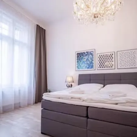 Class In Old Town 2 Bedrooms * Praha