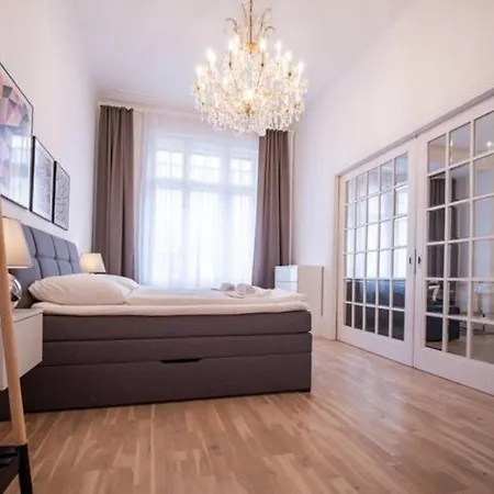 Class In Old Town 2 Bedrooms * Praha