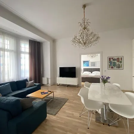 Class In Old Town 2 Bedrooms Praha