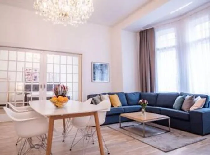 Class In Old Town 2 Bedrooms *