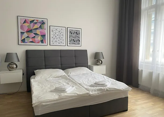 Class In Old Town 2 Bedrooms