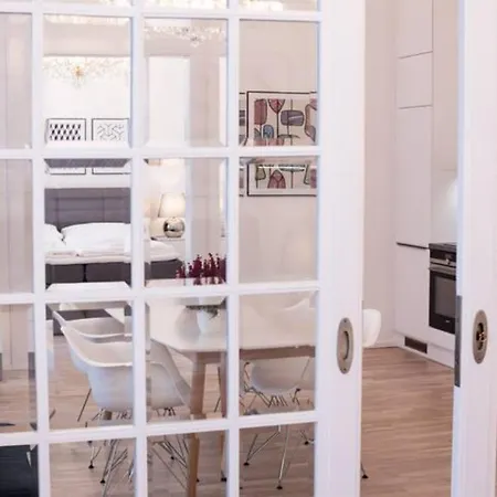Class In Old Town 2 Bedrooms Prag