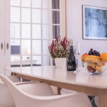Class In Old Town 2 Bedrooms Prag