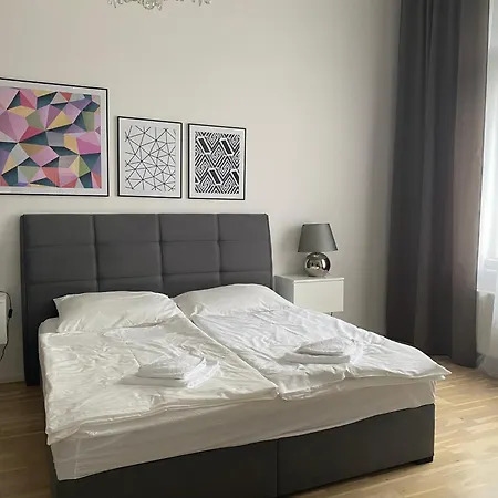 Class In Old Town 2 Bedrooms